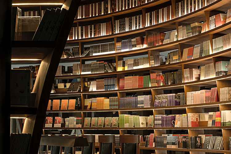 畫冊(cè)出書，時(shí)光印記，穿越歷史的畫冊(cè)之旅